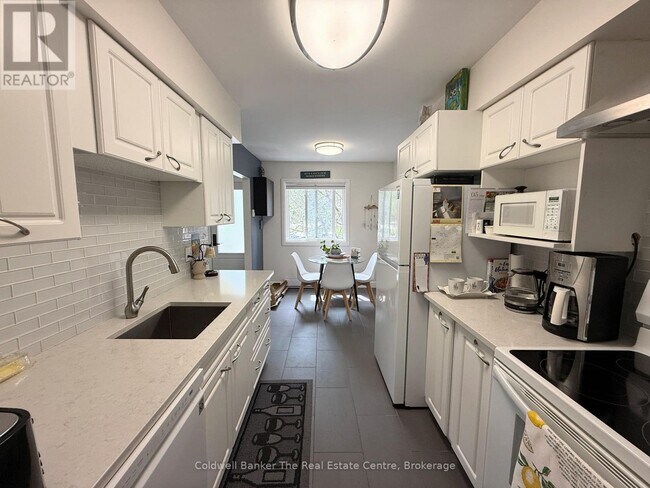 Building Photo - 142 Ecclestone Dr