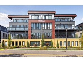 Building Photo - 253 Lake St E