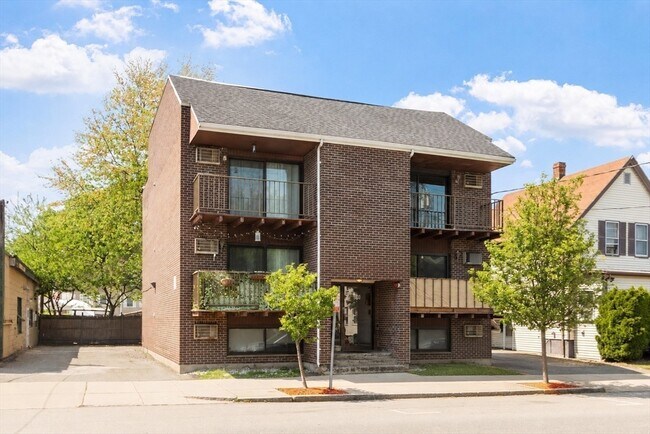 Building Photo - 880 Broadway