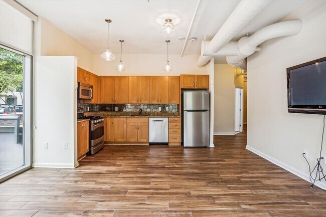 Building Photo - HUGE 1st Floor Luxury 2 Bed, 2 Bath Mount ...