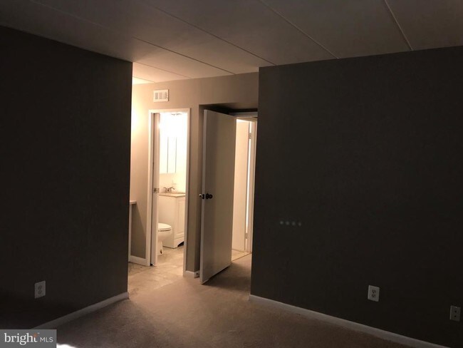 Building Photo - 2308 Freetown Ct