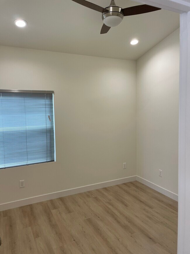 Foto del edificio - 14504 Condon Ave