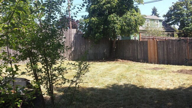 Foto del edificio - 3 Bedroom House in College Hill Neighborhood