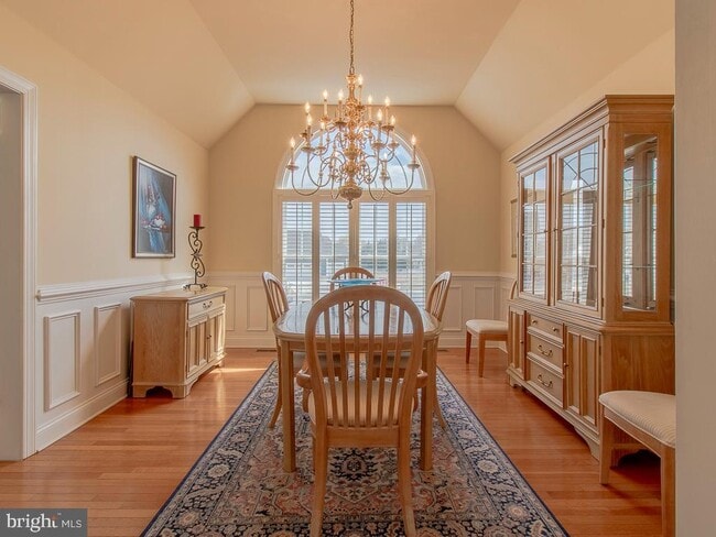 Building Photo - 10 Wellington Pl