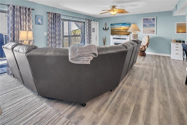 Building Photo - 200 120th Ave W