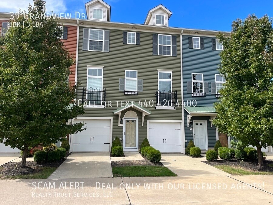 Foto principal - Splendid 3 bedroom 3.5 bathroom Condo w/Im...