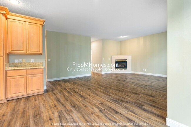 Foto del edificio - Spacious Five Bedroom Home in Progress Ridge!