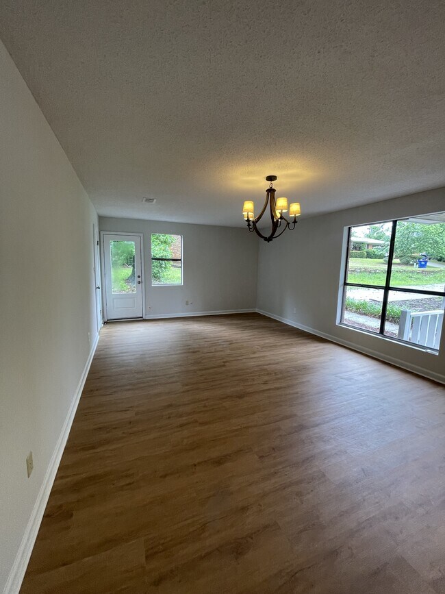 Building Photo - 3849 Ivy Ct