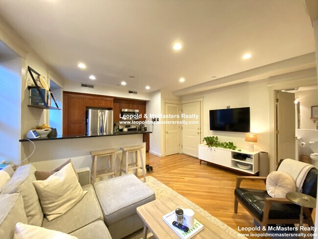 Foto del edificio - 469 Hanover St