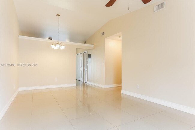 Foto del edificio - 7681 NW 181st Terrace