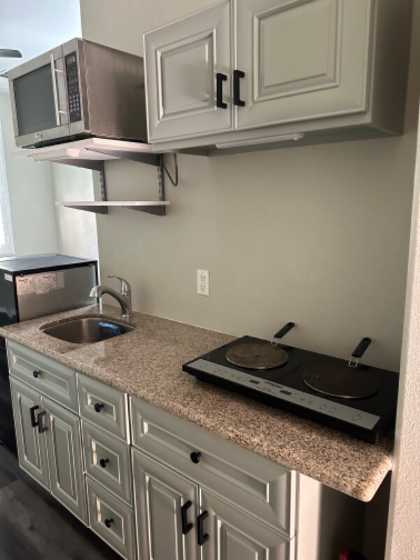Foto del edificio - 5216 Bay Crest Ln