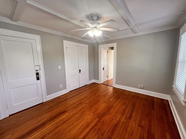 Building Photo - 617 N Hyer Ave