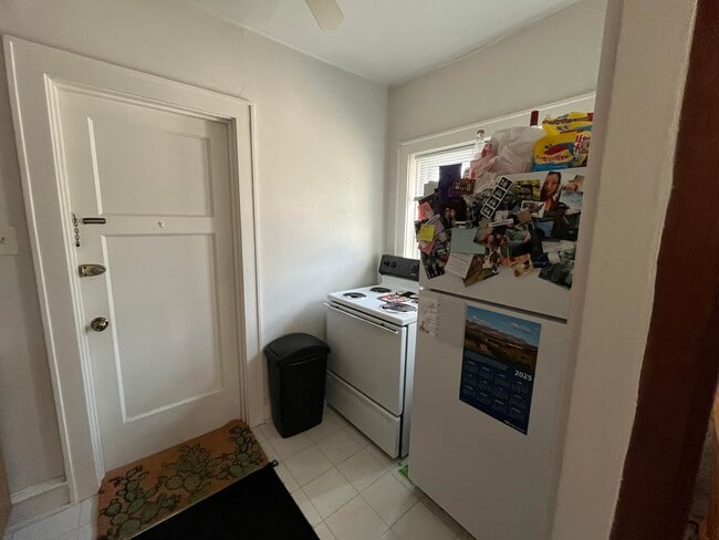 Building Photo - 4625 S Lake Dr