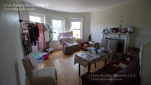 Primary Photo - 1808 Beacon St