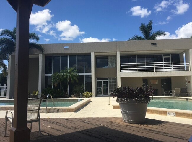 Building Photo - 177 Santa Clara Dr