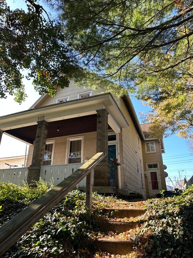 Building Photo - 112 Lincoln-EMULOUS