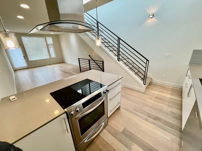 Foto del edificio - Exceptional Fremont Townhome - Amazing Loc...