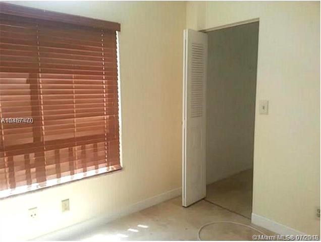 Building Photo - 970 Coral Club Dr