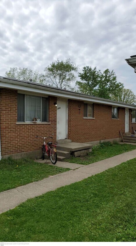 Primary Photo - 1806-1808 Montgomery Ave