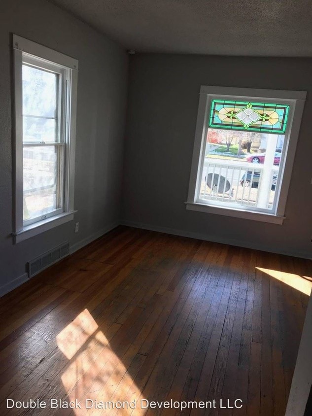 Primary Photo - 929 5th St
