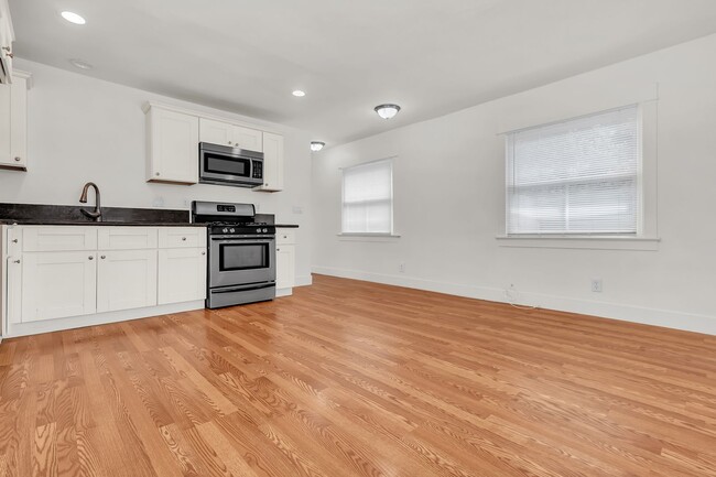 Building Photo - 420 Bonito Ave