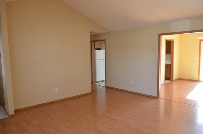 Building Photo - Nice 3 Bedroom 2 Bath in Strafford! $1150