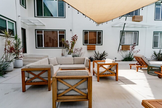 Foto del edificio - 1319 Havenhurst Dr