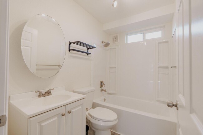 Foto del edificio - 683 Vermont Ave