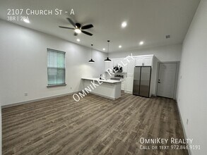 Building Photo - 2107 Church St