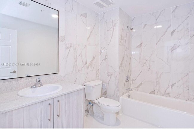 Foto del edificio - 11150 NW 82nd St