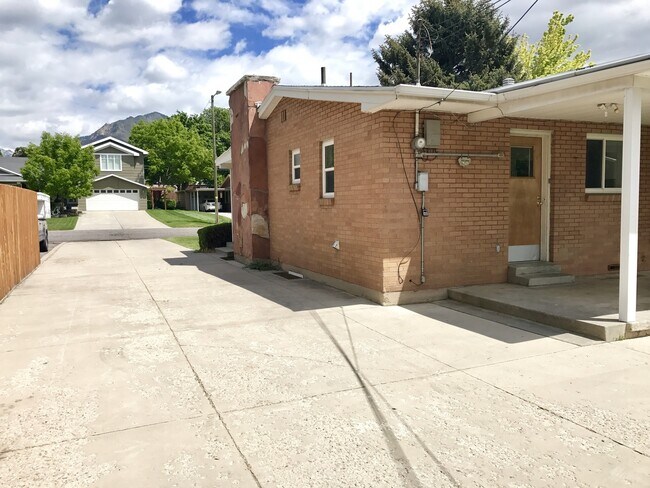 Foto del edificio - Beautiful Holladay Home