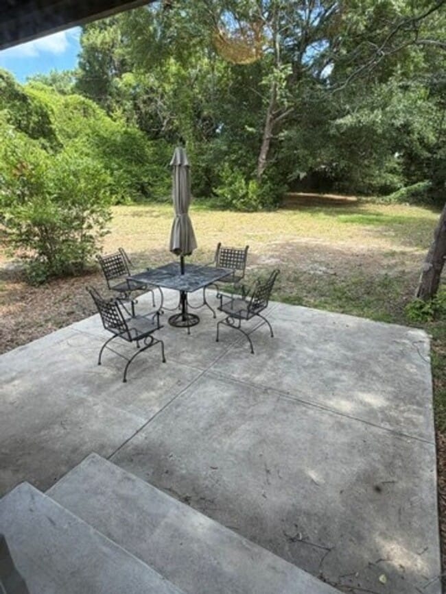 Building Photo - 428 Long Leaf Acres Dr