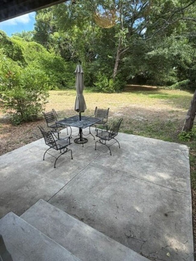 Foto del edificio - 428 Long Leaf Acres Dr