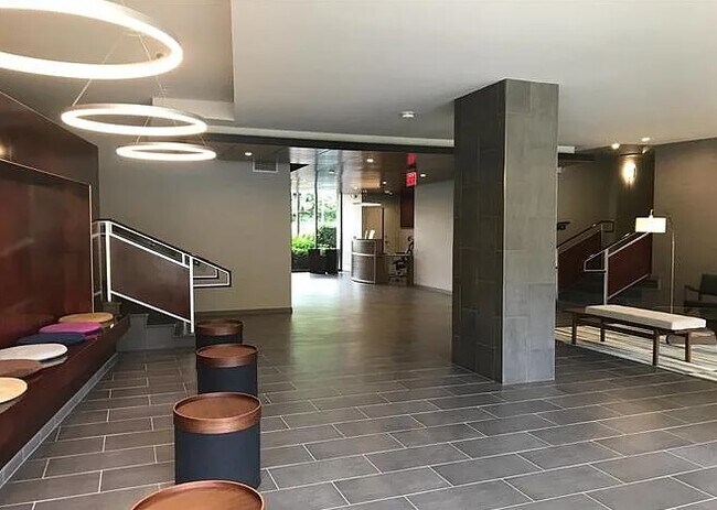 Foto del edificio - 5300 Columbia Pike