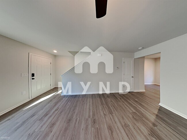 Building Photo - 3 br, 2.5 bath Townhome - 1824 Carrington Dr