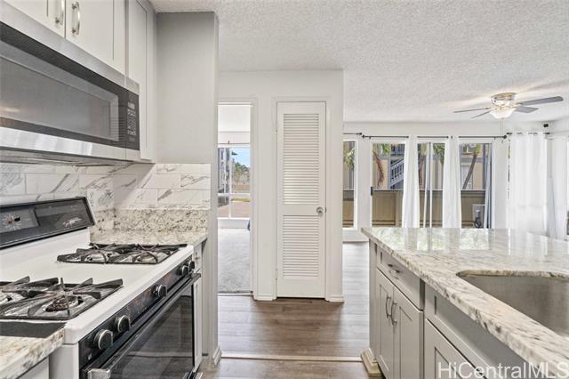 Building Photo - 91-299-299 Hanapouli Cir