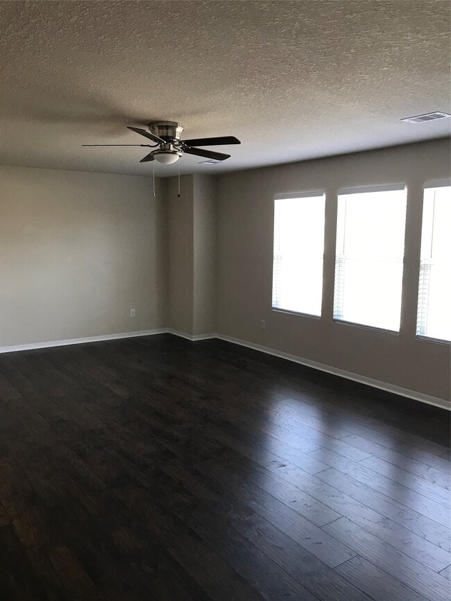 Building Photo - 3238 Apple Dale Dr
