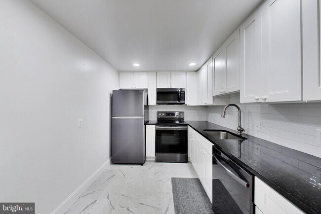 Foto del edificio - 7661 Provincial Dr