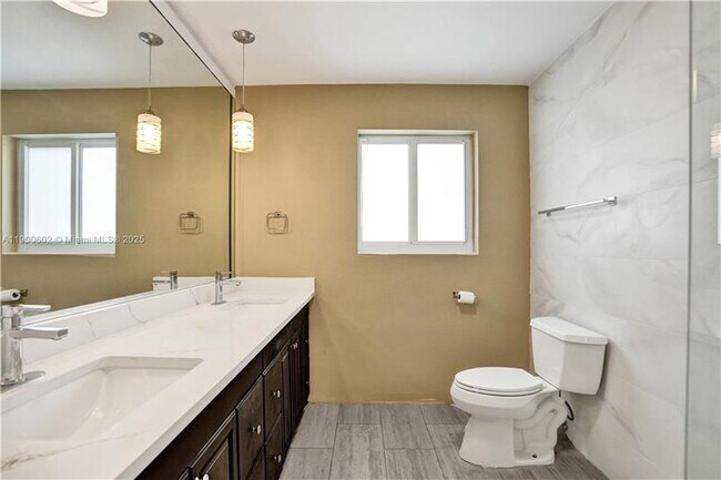 Foto del edificio - 2031 NE 62nd St