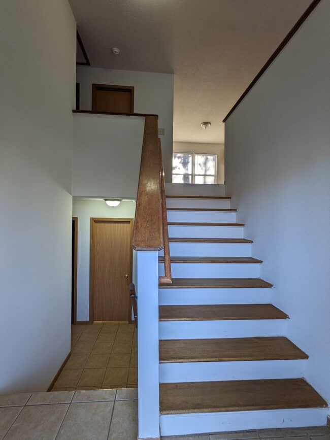 Building Photo - 4 Bedroom 1.5 bath house for rent
