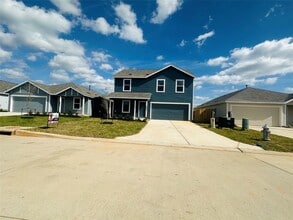 Building Photo - 16477 Blossom Grv Dr