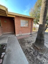 Building Photo - 4508 E Fairmount St