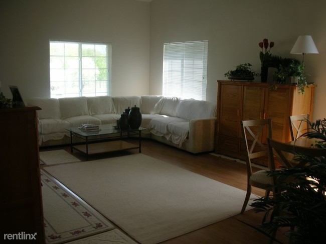 Building Photo - 5 br, 3.5 bath House - 4447 W. Lawn Ave
