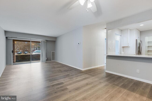Building Photo - 5808 Cove Landing Rd