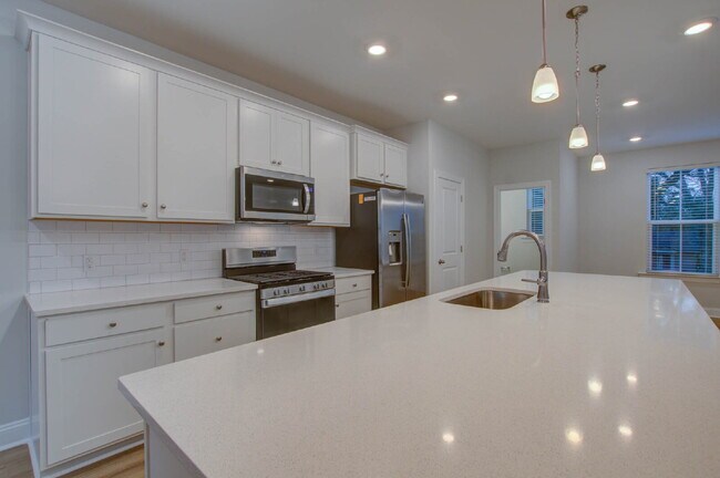 Foto del edificio - 1237 Tice Ln