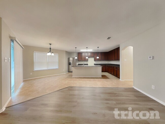 Foto del edificio - 7713 Captain Ln