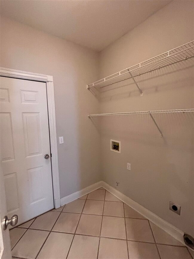 Foto del edificio - 311 Augusta Ave