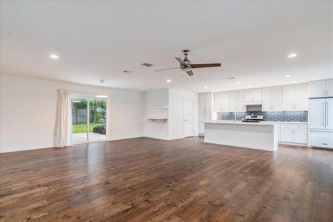 Foto del edificio - 1405 Glenwood Dr