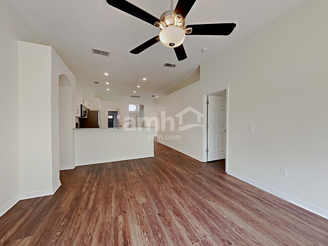 Foto del edificio - 3754 Benson Park Blvd