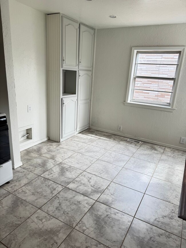 Building Photo - Adorable Rental Property Available in the ...